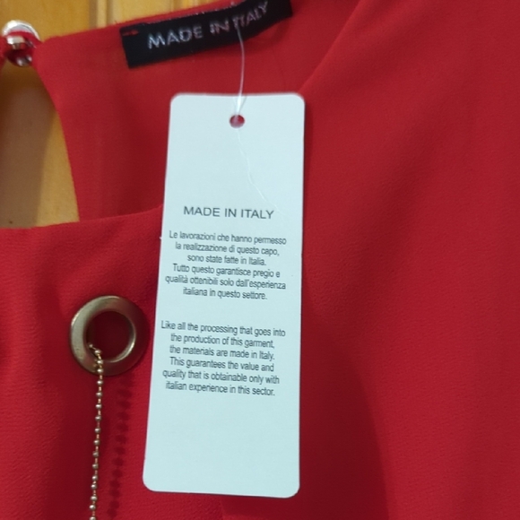 Elegant Red Midi Dress - Picture 5 of 8